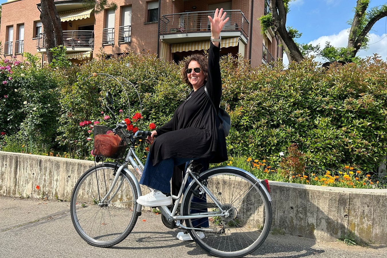 Anna in bicicletta "adattata"