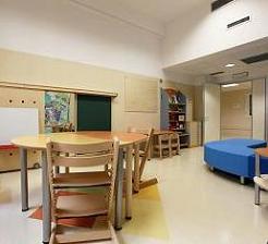 Sala d'attesa e per attività ludiche all'interno del nuovo reparto di Ortopedia Pediatrica